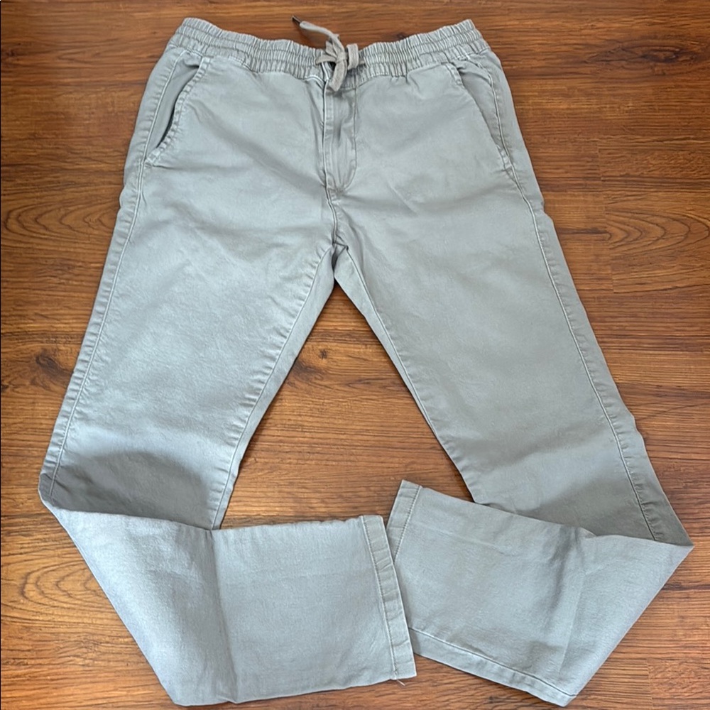 Gray Chinos with Straight Leg and Flat Front